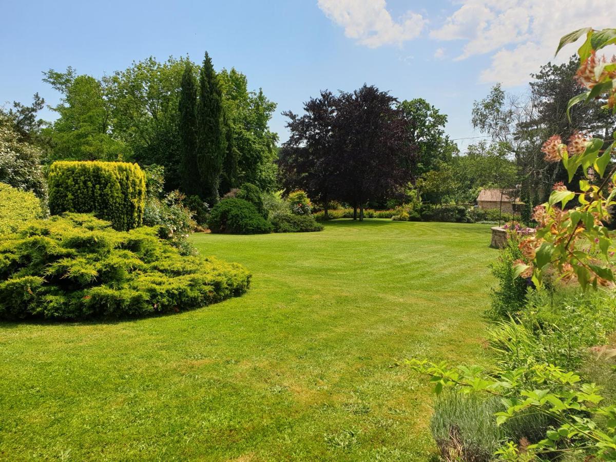 Le Fuchier Bed & Breakfast Saint-Martin-de-Fressengeas Exterior photo